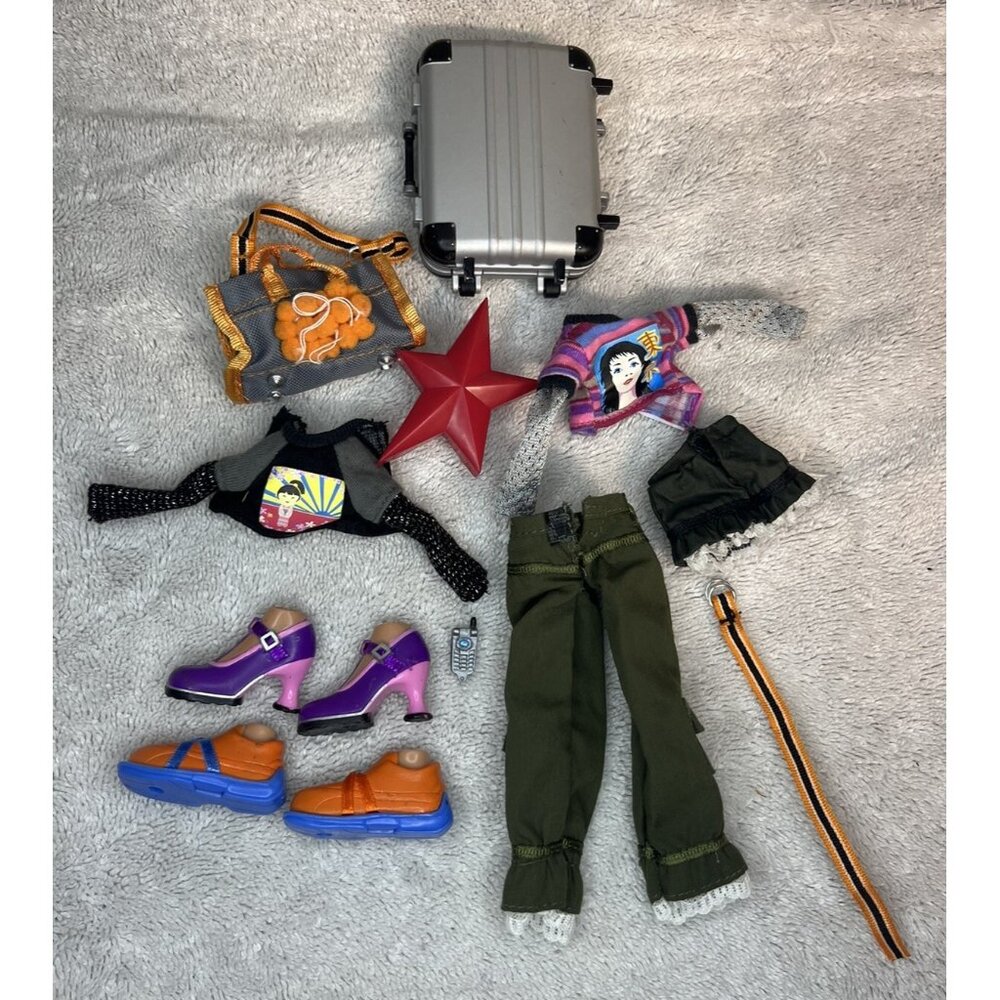 Bratz Tokyo A Go Go Fianna Doll Outfits Accessories Rare MGA Entertainment 2004 - Picture 6 of 6